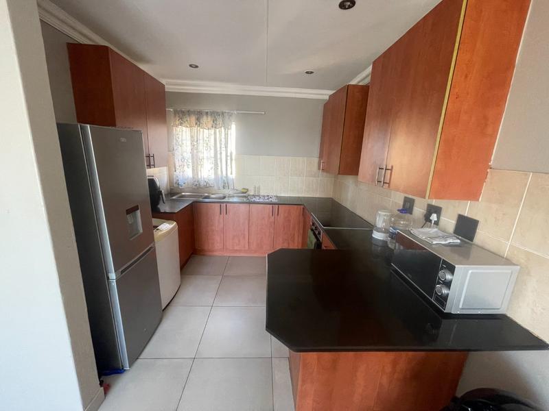To Let 2 Bedroom Property for Rent in Little Falls Gauteng