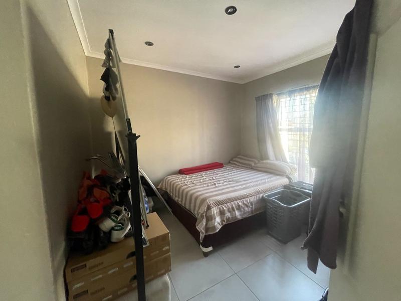 To Let 2 Bedroom Property for Rent in Little Falls Gauteng