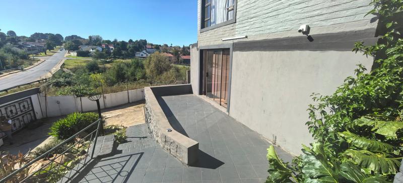 3 Bedroom Property for Sale in Lindhaven Gauteng