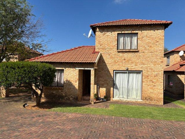 3 Bedroom Property for Sale in Witpoortjie Gauteng