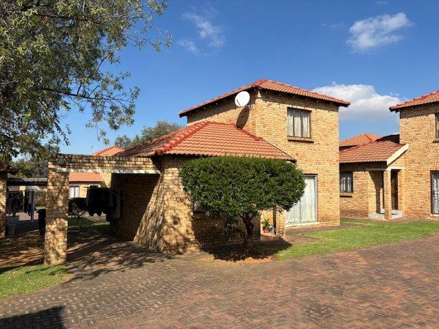 3 Bedroom Property for Sale in Witpoortjie Gauteng