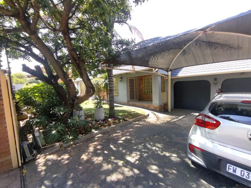 3 Bedroom Property for Sale in Garsfontein Gauteng