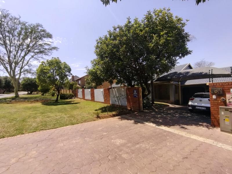 3 Bedroom Property for Sale in Garsfontein Gauteng