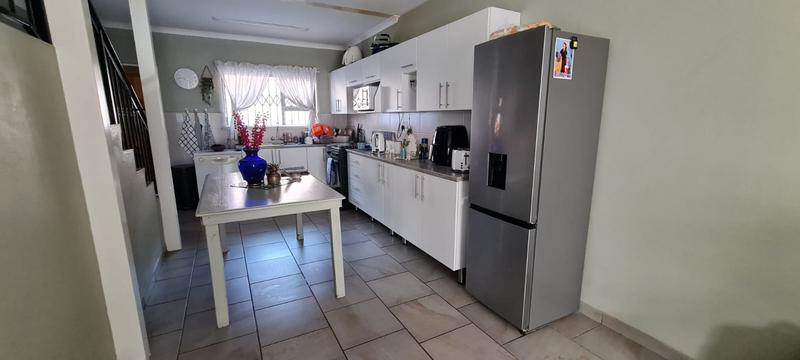 To Let 3 Bedroom Property for Rent in Strubenvale Gauteng