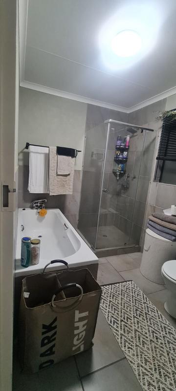 To Let 3 Bedroom Property for Rent in Strubenvale Gauteng