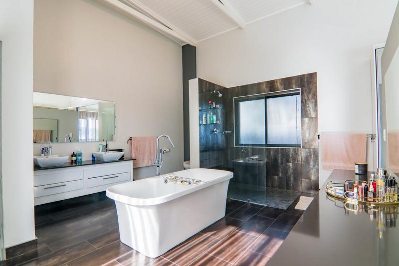 To Let 3 Bedroom Property for Rent in Copperleaf Estate Gauteng