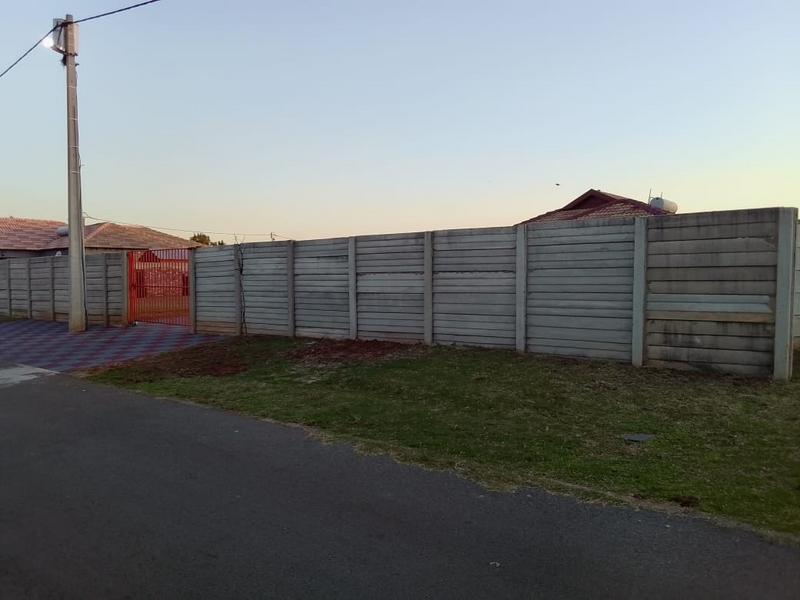 3 Bedroom Property for Sale in Clayville Gauteng