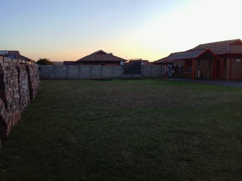 3 Bedroom Property for Sale in Clayville Gauteng