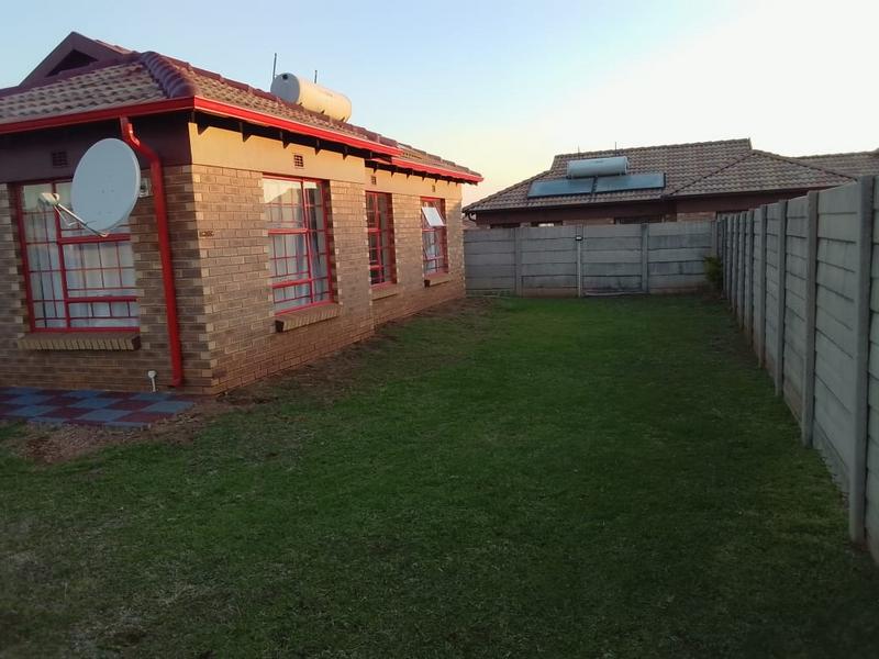 3 Bedroom Property for Sale in Clayville Gauteng