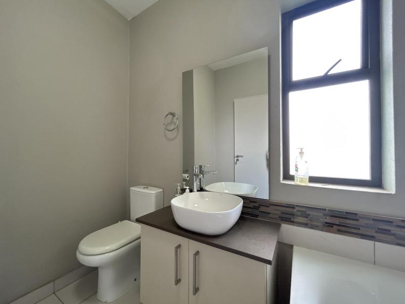 To Let 2 Bedroom Property for Rent in Bryanston Gauteng