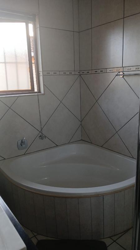 3 Bedroom Property for Sale in Greenhills Gauteng