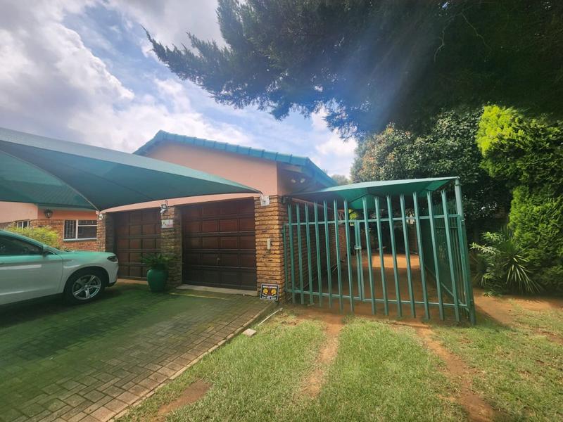 3 Bedroom Property for Sale in Helikonpark Gauteng