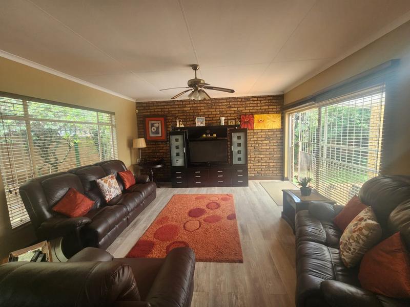 3 Bedroom Property for Sale in Helikonpark Gauteng