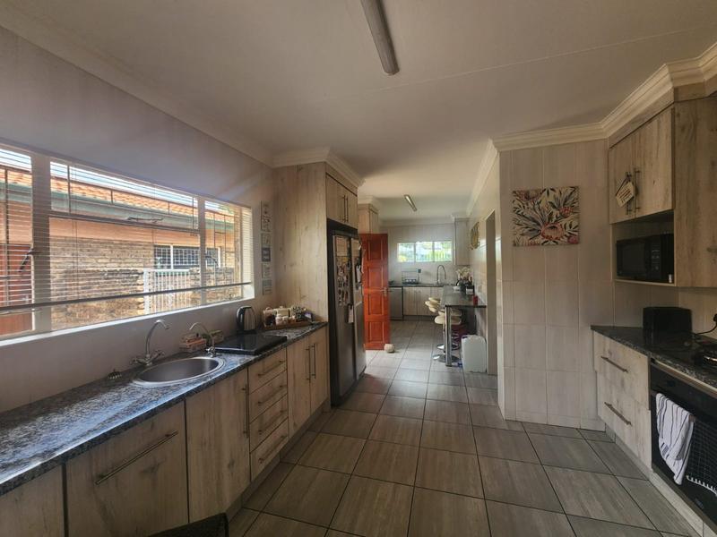 3 Bedroom Property for Sale in Helikonpark Gauteng