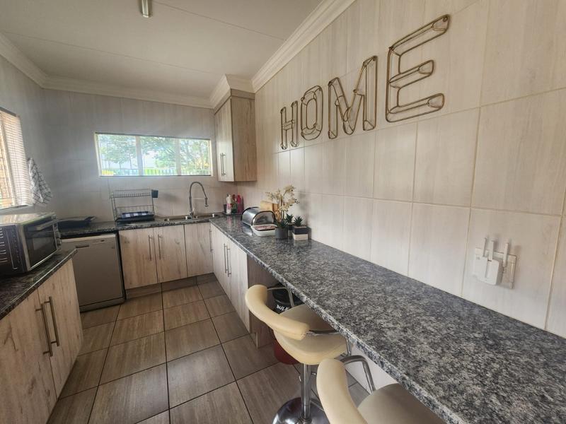 3 Bedroom Property for Sale in Helikonpark Gauteng