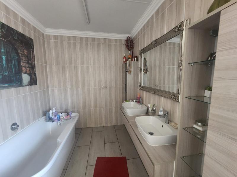 3 Bedroom Property for Sale in Helikonpark Gauteng