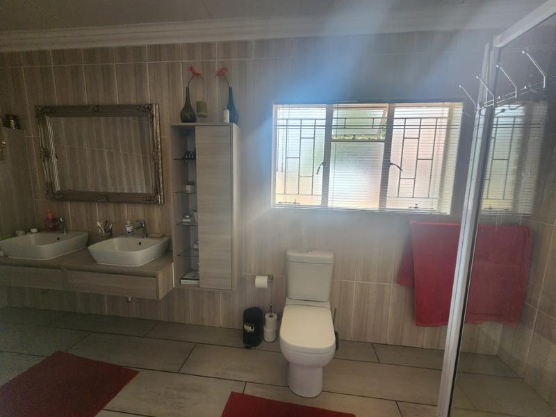 3 Bedroom Property for Sale in Helikonpark Gauteng