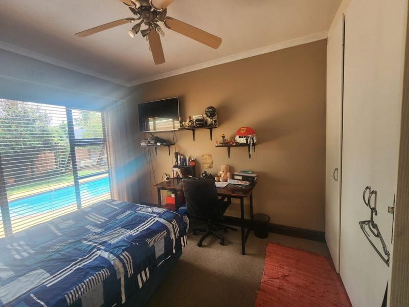 3 Bedroom Property for Sale in Helikonpark Gauteng
