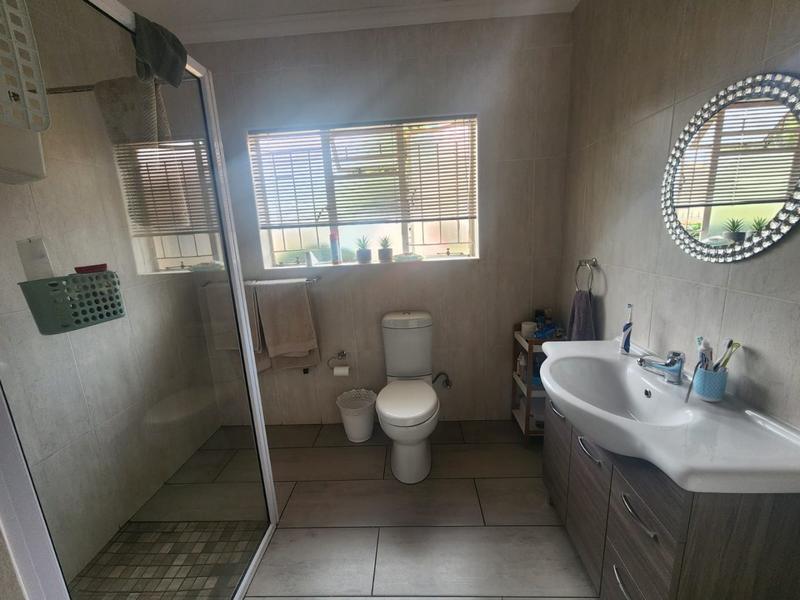 3 Bedroom Property for Sale in Helikonpark Gauteng