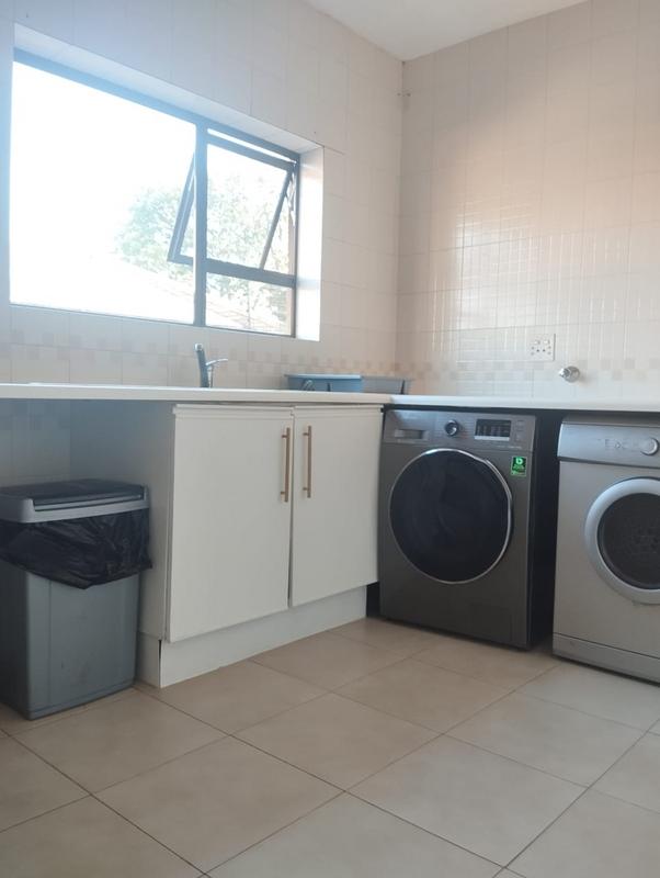 To Let 5 Bedroom Property for Rent in Hurlingham Gauteng