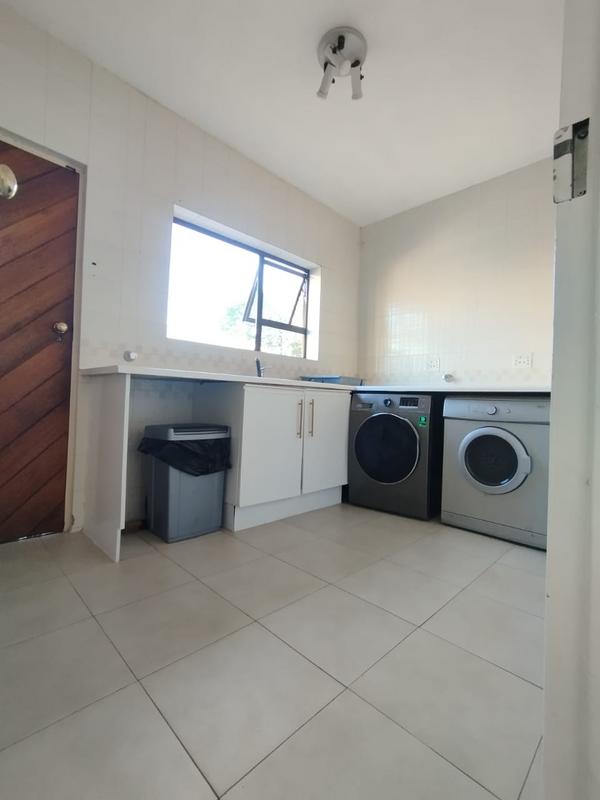 To Let 5 Bedroom Property for Rent in Hurlingham Gauteng