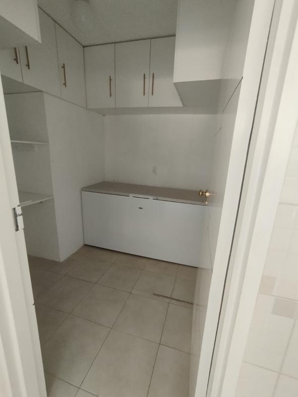 To Let 5 Bedroom Property for Rent in Hurlingham Gauteng