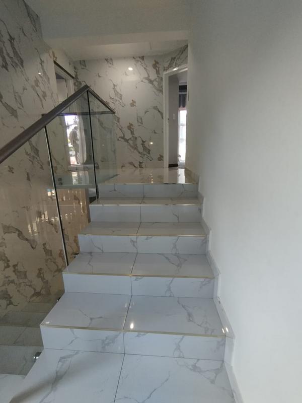 To Let 5 Bedroom Property for Rent in Hurlingham Gauteng