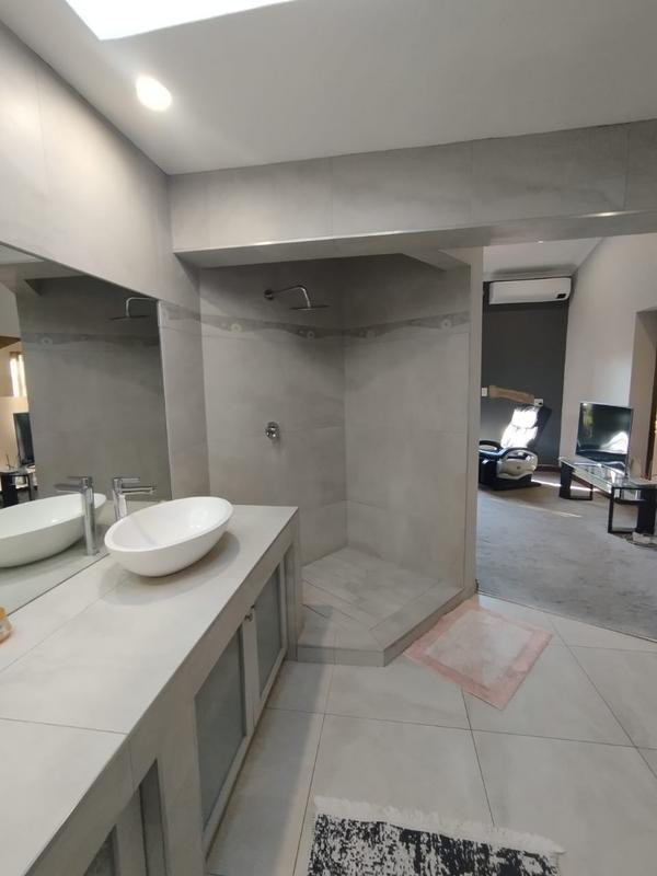 To Let 5 Bedroom Property for Rent in Hurlingham Gauteng
