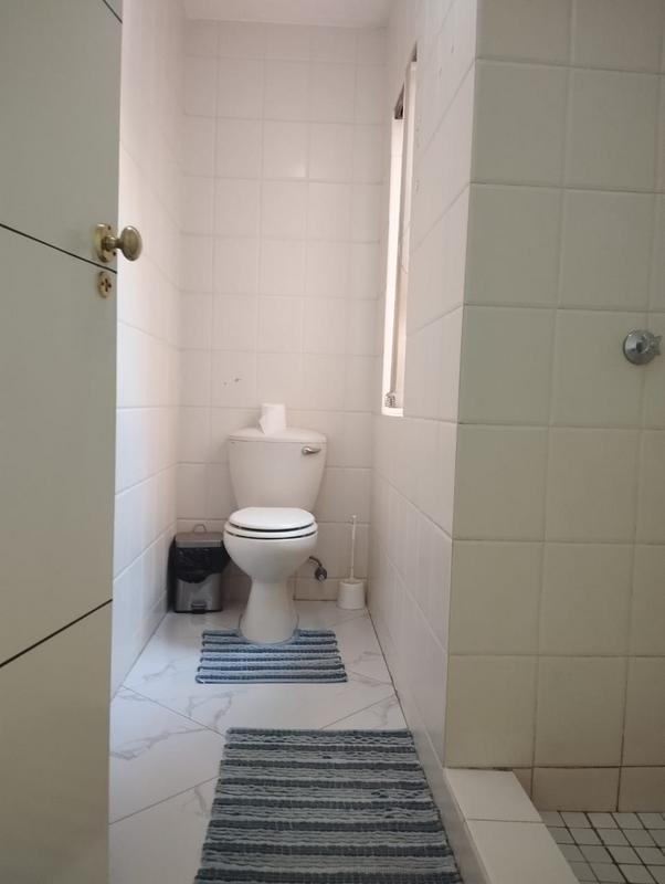 To Let 5 Bedroom Property for Rent in Hurlingham Gauteng