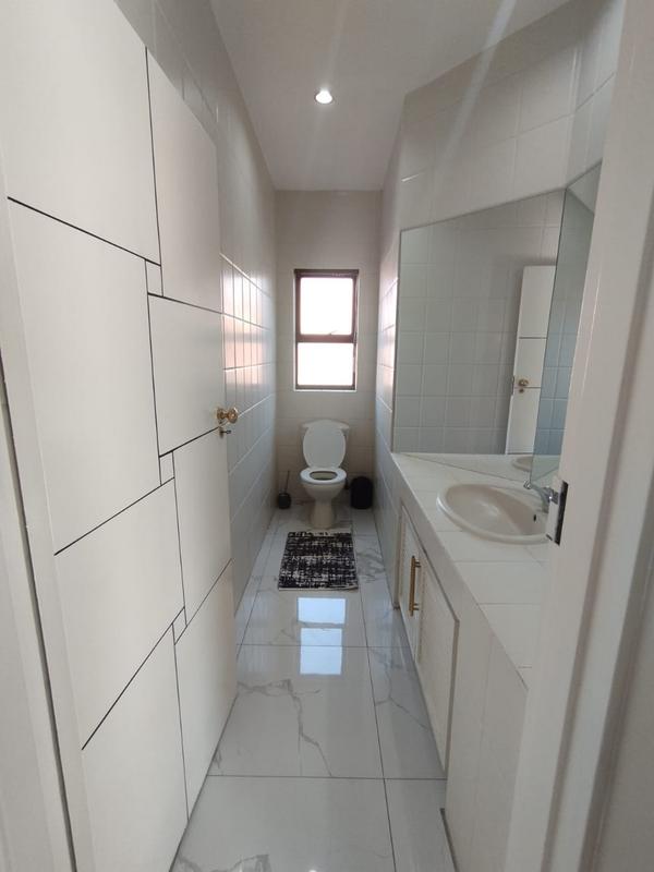 To Let 5 Bedroom Property for Rent in Hurlingham Gauteng