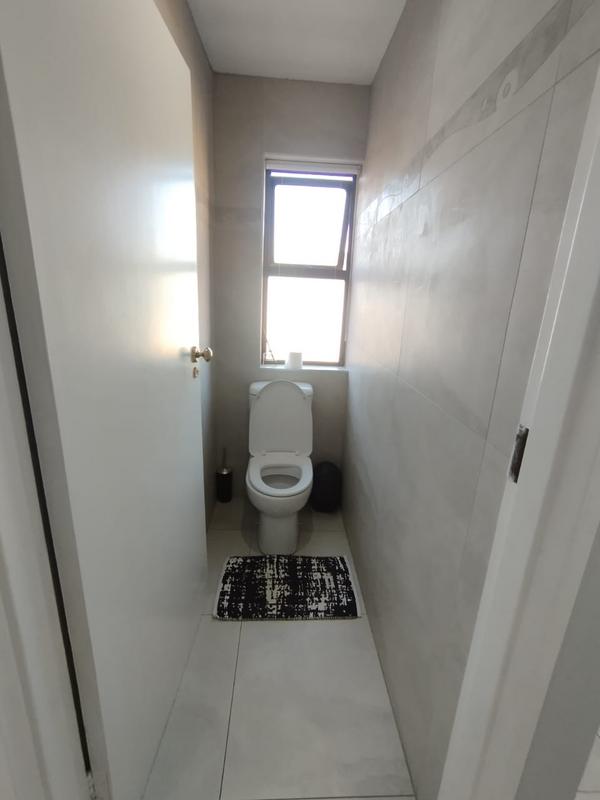 To Let 5 Bedroom Property for Rent in Hurlingham Gauteng
