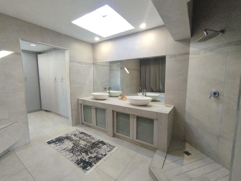 To Let 5 Bedroom Property for Rent in Hurlingham Gauteng