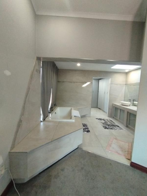 To Let 5 Bedroom Property for Rent in Hurlingham Gauteng