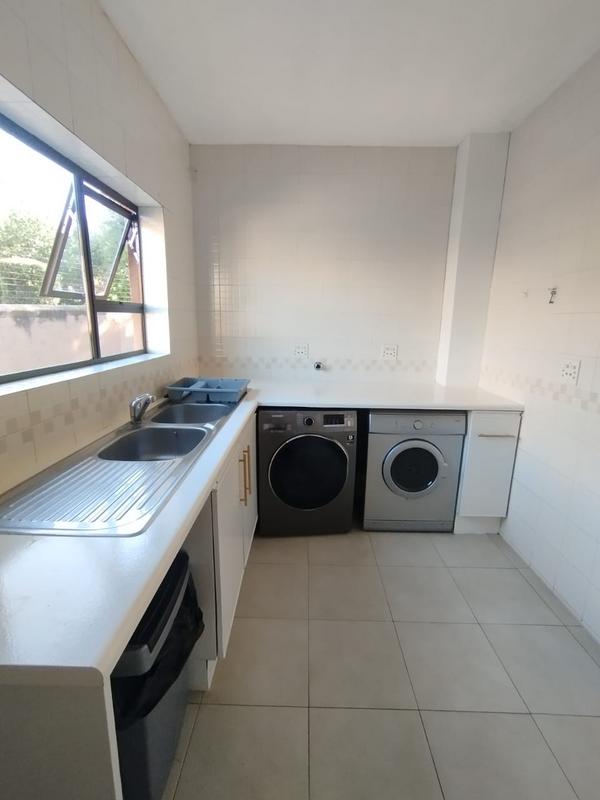 To Let 5 Bedroom Property for Rent in Hurlingham Gauteng