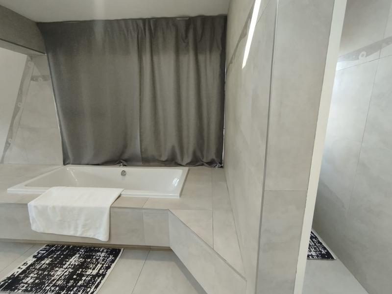 To Let 5 Bedroom Property for Rent in Hurlingham Gauteng