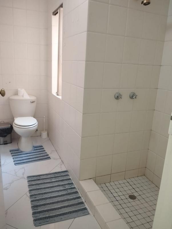 To Let 5 Bedroom Property for Rent in Hurlingham Gauteng