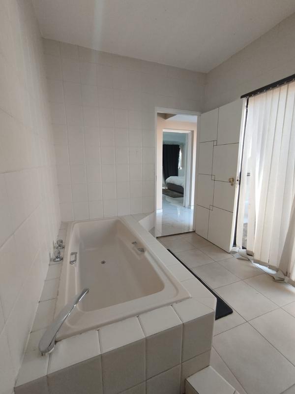 To Let 5 Bedroom Property for Rent in Hurlingham Gauteng