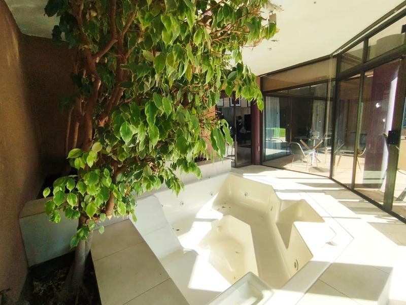 To Let 5 Bedroom Property for Rent in Hurlingham Gauteng