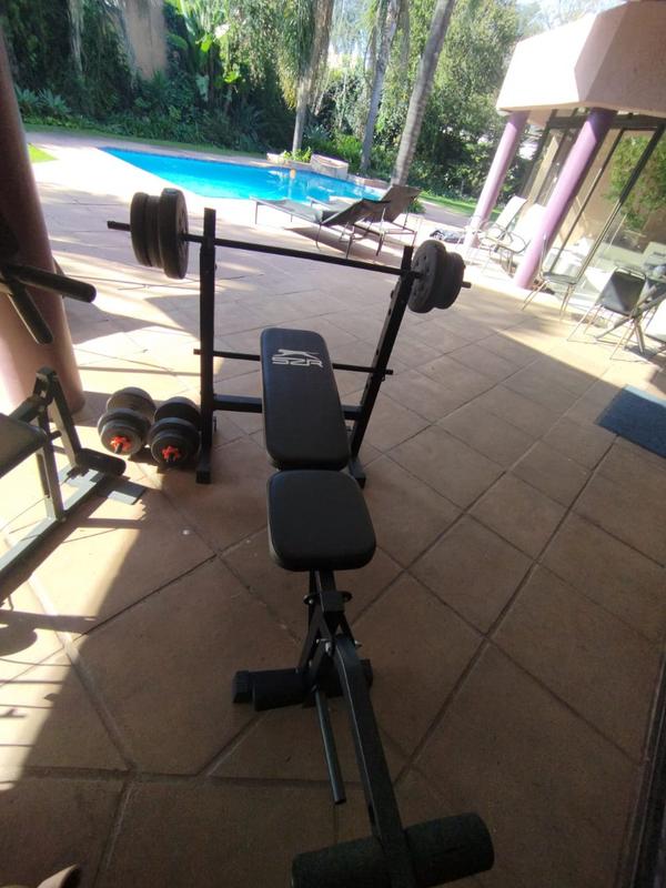 To Let 5 Bedroom Property for Rent in Hurlingham Gauteng