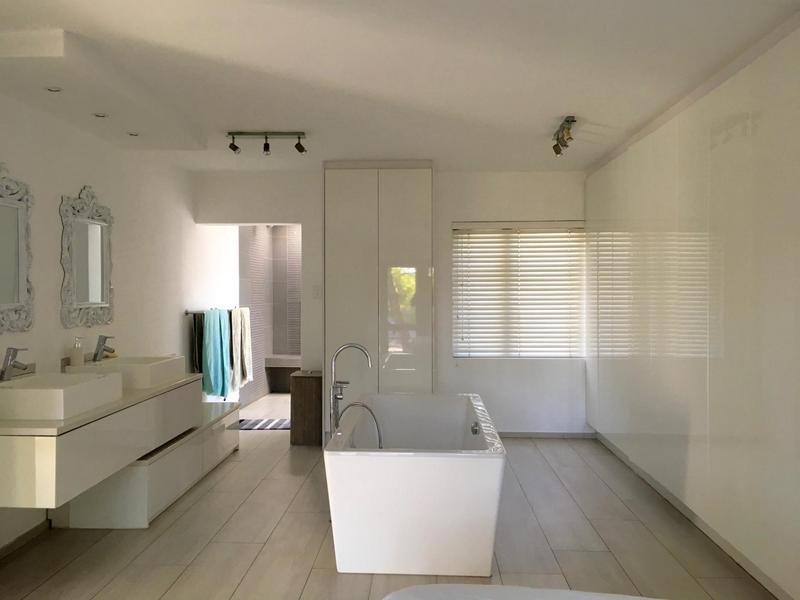 To Let 4 Bedroom Property for Rent in Morningside Gauteng