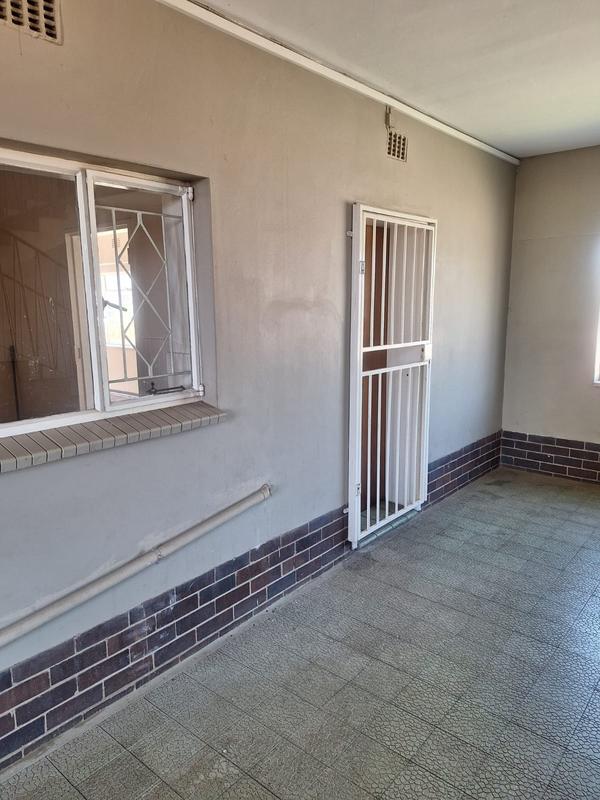 To Let 2 Bedroom Property for Rent in Florida Gauteng