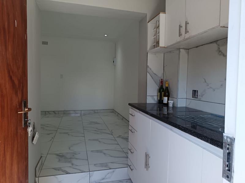 1 Bedroom Property for Sale in Kew Gauteng