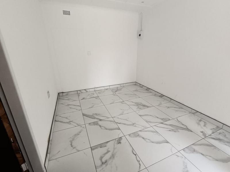 1 Bedroom Property for Sale in Kew Gauteng