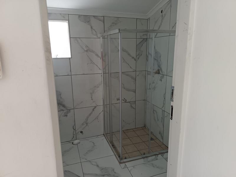 1 Bedroom Property for Sale in Kew Gauteng