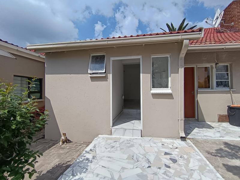 To Let 1 Bedroom Property for Rent in Kew Gauteng
