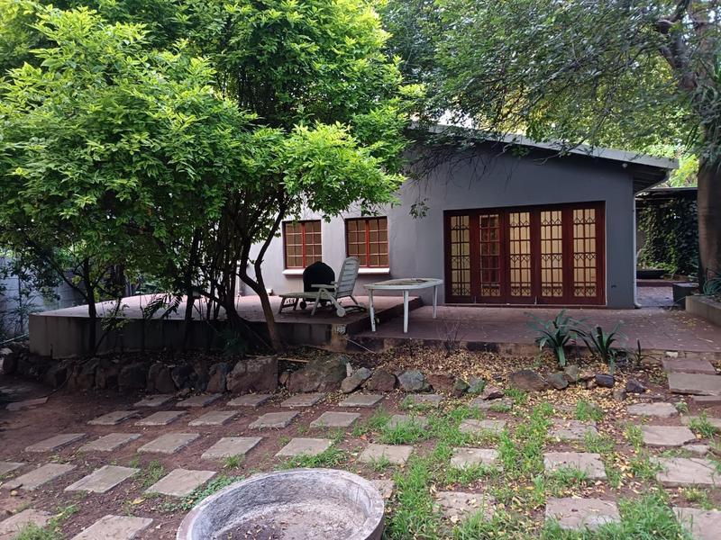 To Let 3 Bedroom Property for Rent in Robindale Gauteng