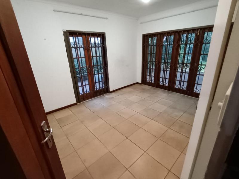 To Let 3 Bedroom Property for Rent in Robindale Gauteng