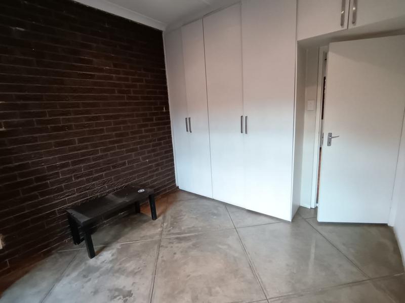 To Let 3 Bedroom Property for Rent in Robindale Gauteng