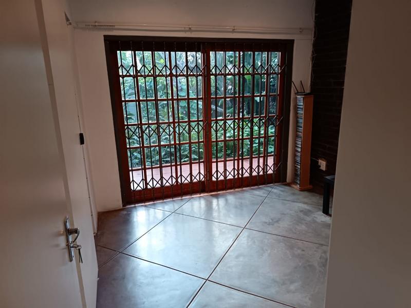 To Let 3 Bedroom Property for Rent in Robindale Gauteng