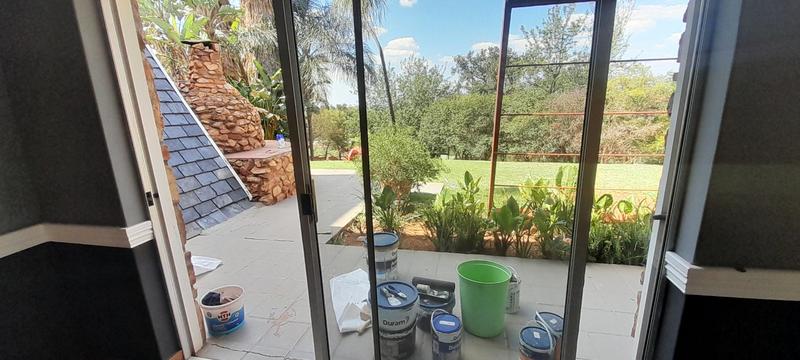 To Let 4 Bedroom Property for Rent in Little Falls Gauteng